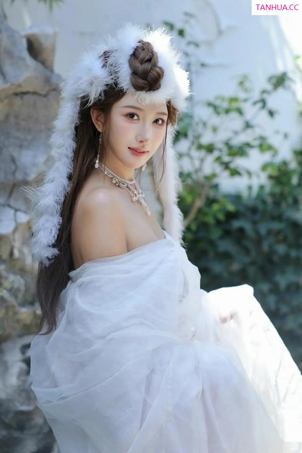  [XiuRen]高清写真图 2025.10.09 No.10843 金允希Yuki 低胸长裙第29张图片